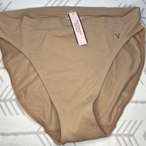 New w/Tag Victoria's Secret High Cut Leg Brazilian Deep V Cheeky Size XS S M New w/Tag Victoria's Secret High Cut Leg Brazilian Deep V Cheeky Size XS S M